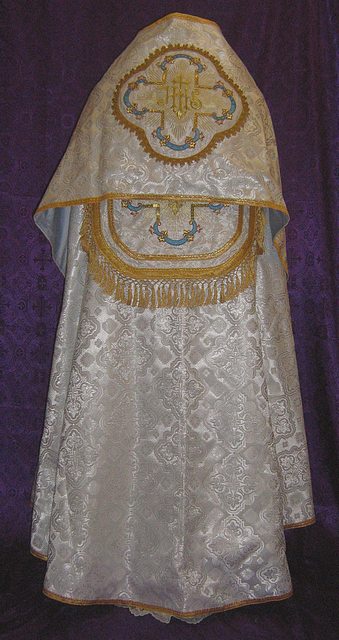 Marian Solemn High Mass Vestments in Russia Fabric